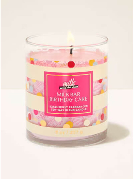 Свічка Milk Bar Birthday Cake Bath and Body Works