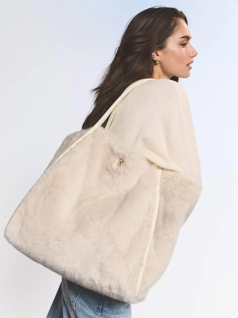 Хутряна сумка Victoria's Secret Faux-Fur Tote Bag