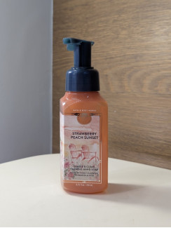 Уцінка! Мило для рук Strawberry Peach Sunset Bath and Body Works
