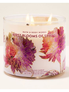 Свічка First Blooms Of Spring Bath and Body Works