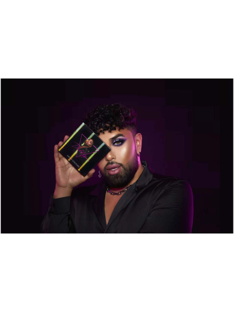 Палітра тіней ARTIST COUTURE Club Daddyy Eyeshadow Pressed Pigment Palette
