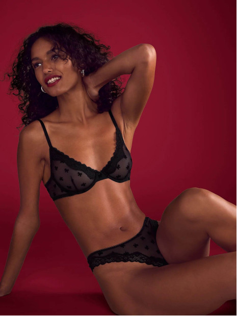 Трусики стрінги Lace-Trim High-Leg Thong Panty Victoria’s Secret