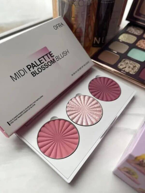Палітра рум'яна та хайлайтер Ofra Cosmetics Midi Palette Blossom Blush 9 г